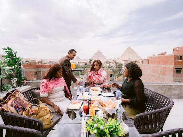 Tuya Pyramids Inn Kafret el-Gabal Exterior photo